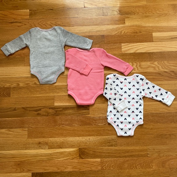 3 Disney Baby Thermal Onesie Bodysuit 6 Months - Picture 2 of 8
